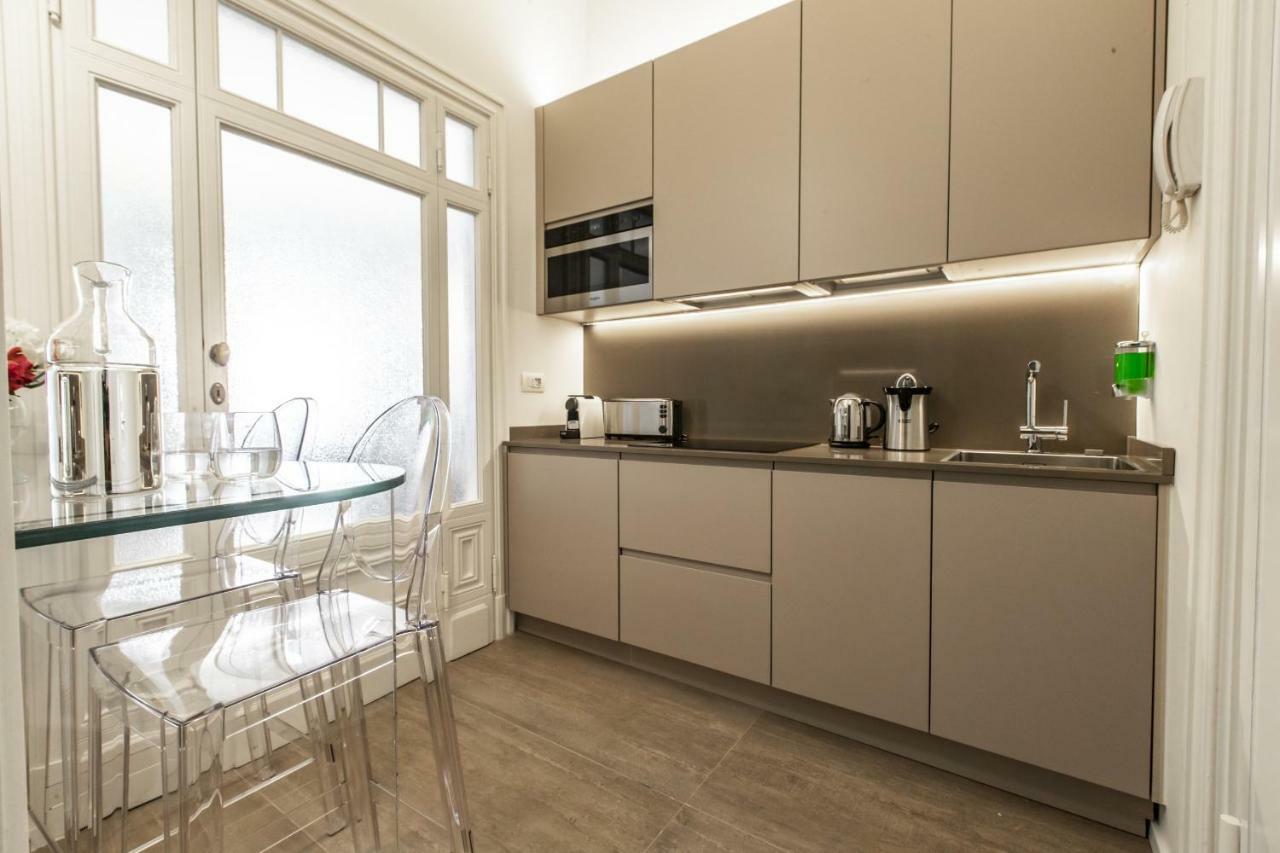 Апартаменты Duomo View Design Studio R&R Милан Экстерьер фото