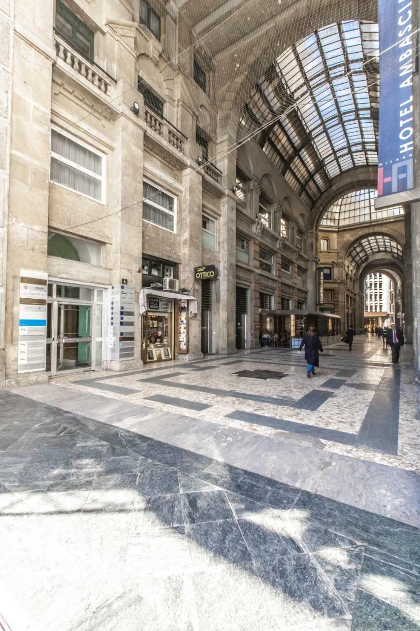 Апартаменты Duomo View Design Studio R&R Милан Экстерьер фото