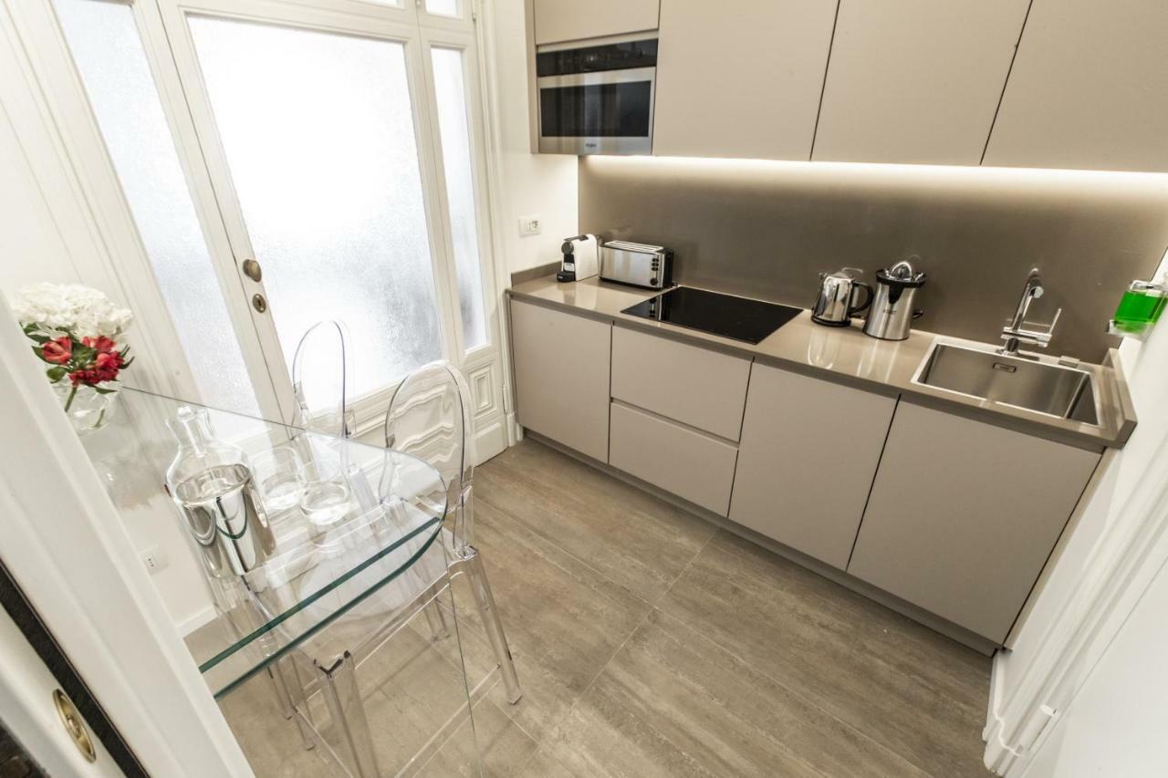 Апартаменты Duomo View Design Studio R&R Милан Экстерьер фото